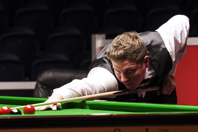 代足球的启 代足球的启