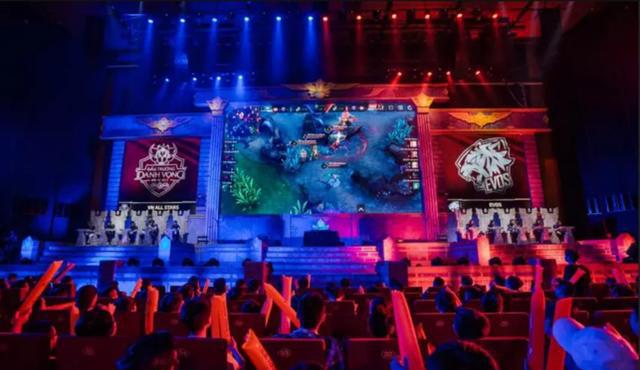 的坚定承诺 的坚定承诺